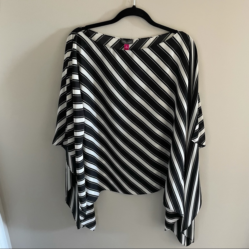 Vince Camuto NWT Black/White Stripe Dolman Flutter Sleeve Blouse size M